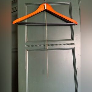 Kendra Scott “ Shelton” gold necklace